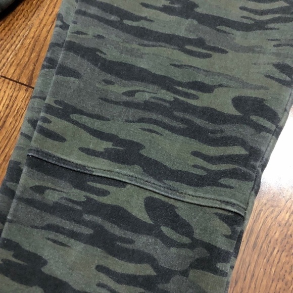 3/$15 - Camo Jeggings size 16 *read - Picture 2 of 5